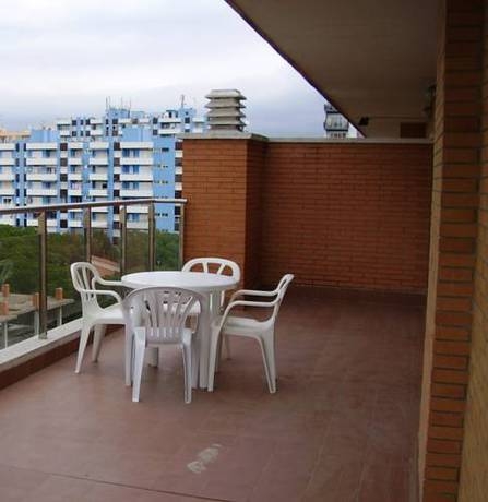 Imagen general del Hotel Apartamentos Chillon. Foto 12