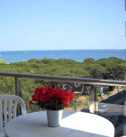 Imagen general del Hotel Apartamentos Chillon. Foto 13