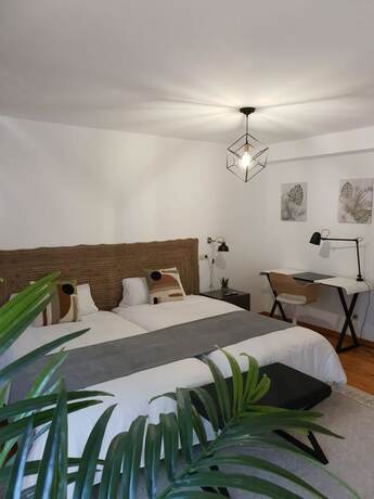 Imagen de la habitación del Hotel Apartamentos Ciudad Santiago. Foto 13