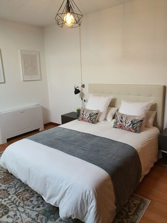 Imagen de la habitación del Hotel Apartamentos Ciudad Santiago. Foto 16