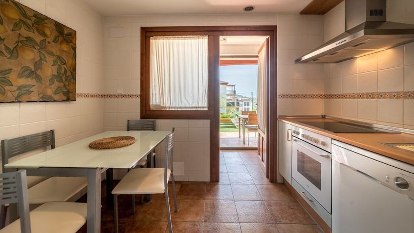 Imagen de la habitación del Hotel Apartamentos Costaluz Costa Esuri. Foto 4