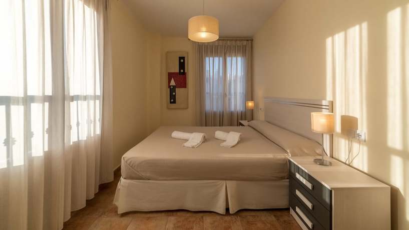 Imagen de la habitación del Hotel Apartamentos Costaluz Costa Esuri. Foto 8