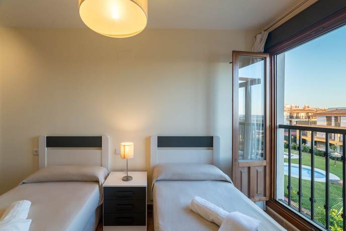 Imagen de la habitación del Hotel Apartamentos Costaluz Costa Esuri. Foto 13