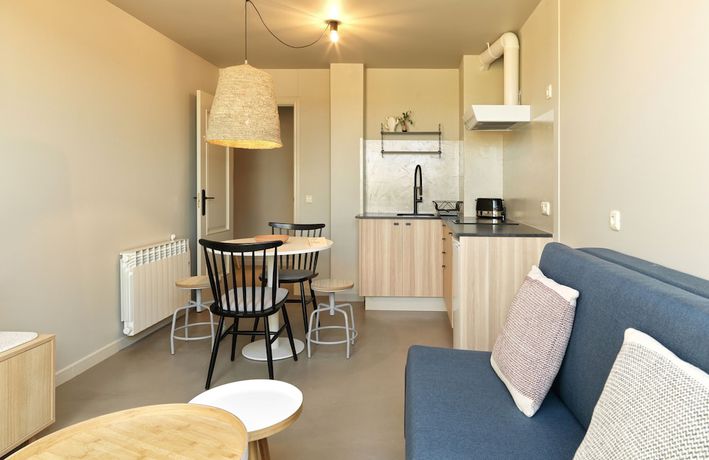 Imagen de la habitación del Hotel Apartamentos Dena. Foto 6