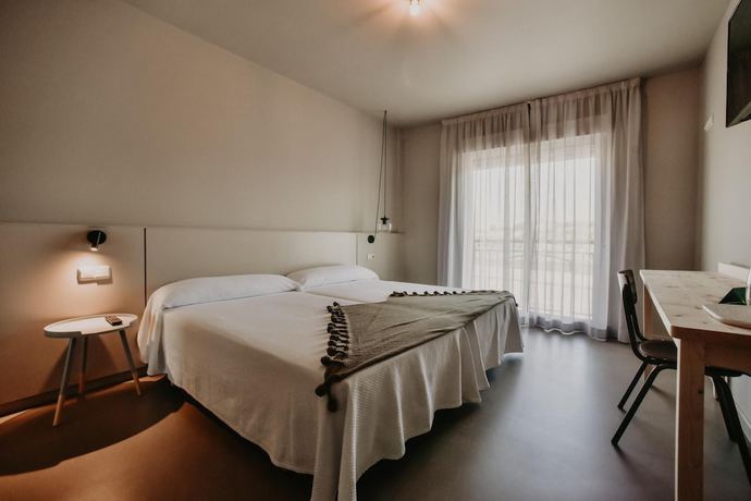 Imagen de la habitación del Hotel Apartamentos Dena. Foto 9