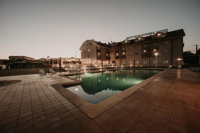 Imagen de la piscina del Hotel Apartamentos Dena. Foto 20