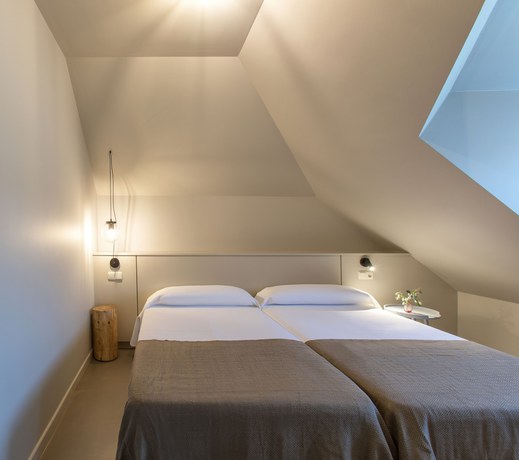 Imagen de la habitación del Hotel Apartamentos Dena. Foto 17