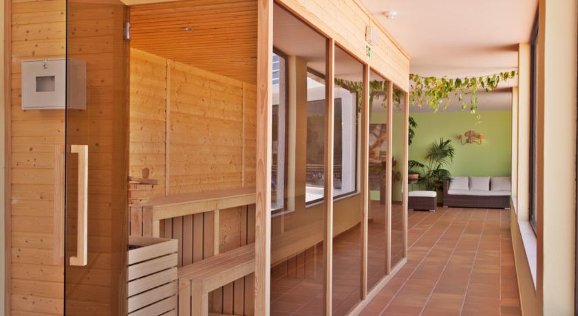 Imagen general del Hotel Apartamentos Do Lago. Foto 7