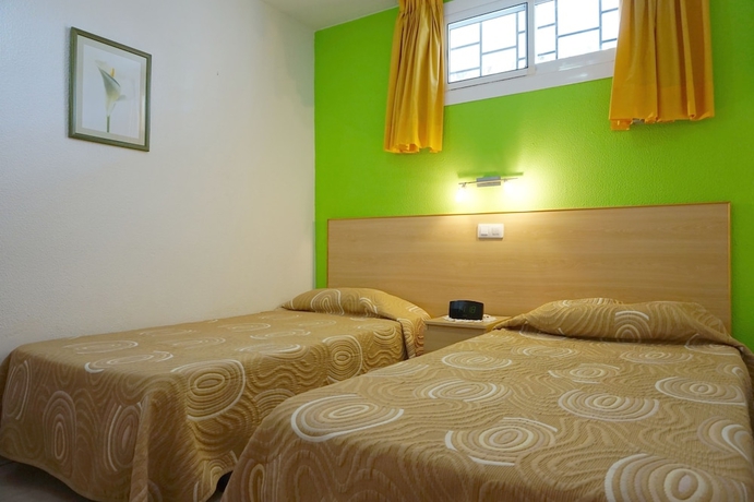 Imagen de la habitación del Hotel Apartamentos Ecuador. Foto 5