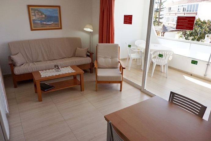 Imagen de la habitación del Hotel Apartamentos Ecuador. Foto 15