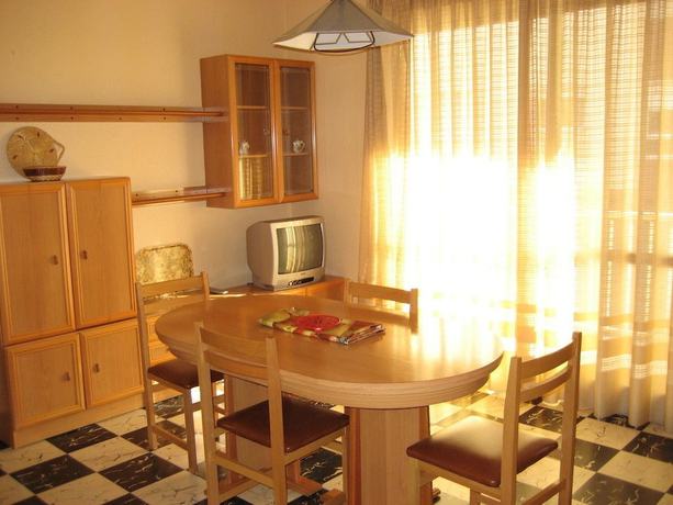 Imagen de la habitación del Hotel Apartamentos El Oasis. Foto 14