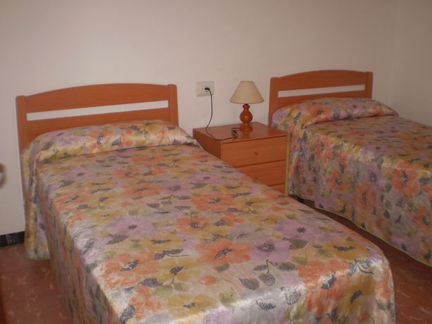 Imagen de la habitación del Hotel Apartamentos El Oasis. Foto 17