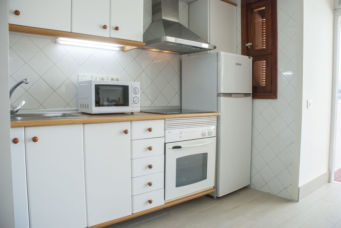 Imagen de la habitación del Hotel Apartamentos El Paseo. Foto 6