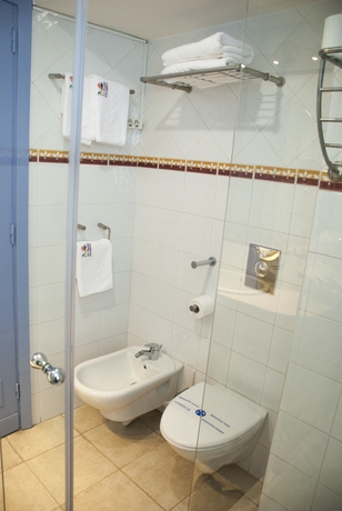 Imagen de la habitación del Hotel Apartamentos El Paseo. Foto 10