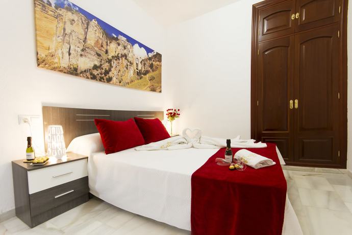 Imagen de la habitación del Hotel Apartamentos El Tajo. Foto 5