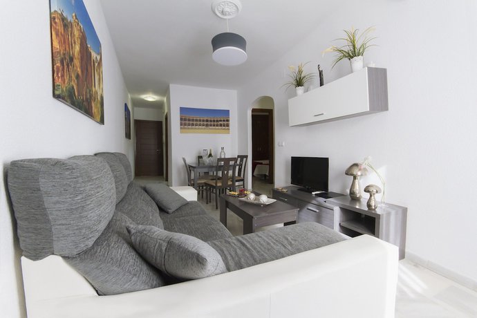 Imagen de la habitación del Hotel Apartamentos El Tajo. Foto 10
