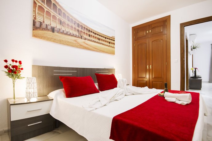 Imagen de la habitación del Hotel Apartamentos El Tajo. Foto 11