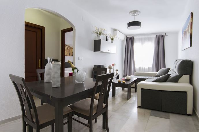 Imagen de la habitación del Hotel Apartamentos El Tajo. Foto 13