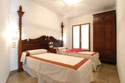 Imagen de la habitación del Hotel Apartamentos El Tranco del Mar. Foto 18