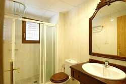 Imagen de la habitación del Hotel Apartamentos El Tranco del Mar. Foto 19