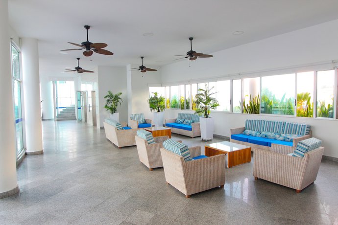 Imagen de los interiores del Hotel Apartamentos | Frente al Mar + Primera Linea de Playa | Piscina TOP. Foto 15