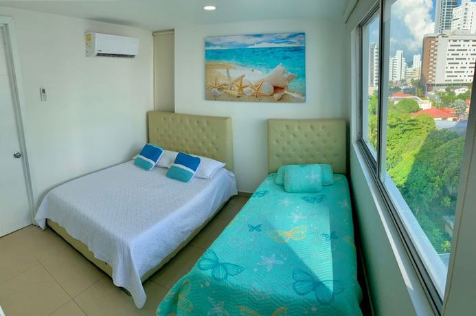 Imagen de la habitación del Hotel Apartamentos | Frente al Mar + Primera Linea de Playa | Piscina TOP. Foto 9