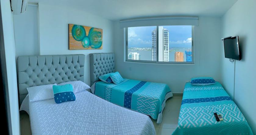 Imagen de la habitación del Hotel Apartamentos | Frente al Mar + Primera Linea de Playa | Piscina TOP. Foto 11