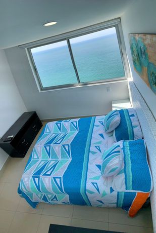 Imagen de la habitación del Hotel Apartamentos | Frente al Mar + Primera Linea de Playa | Piscina TOP. Foto 14