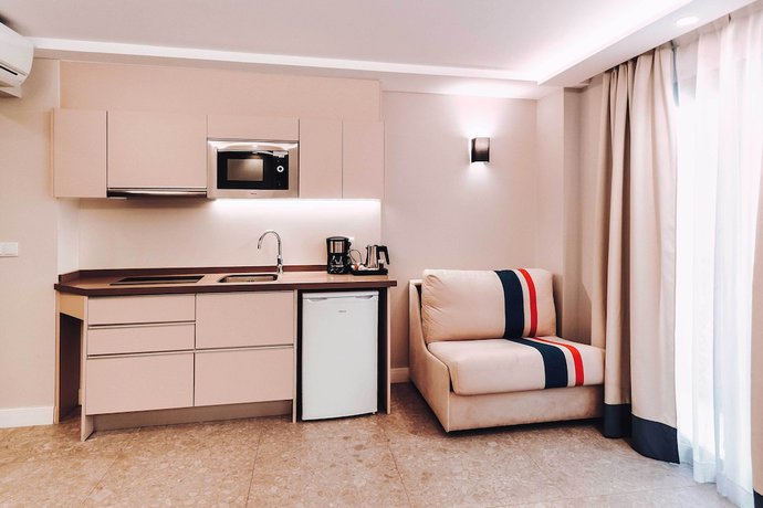 Imagen de la habitación del Hotel Apartamentos GBH Posidonia. Foto 7