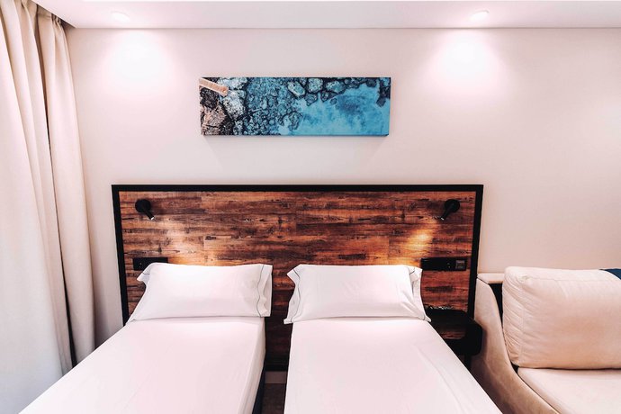 Imagen de la habitación del Hotel Apartamentos GBH Posidonia. Foto 9