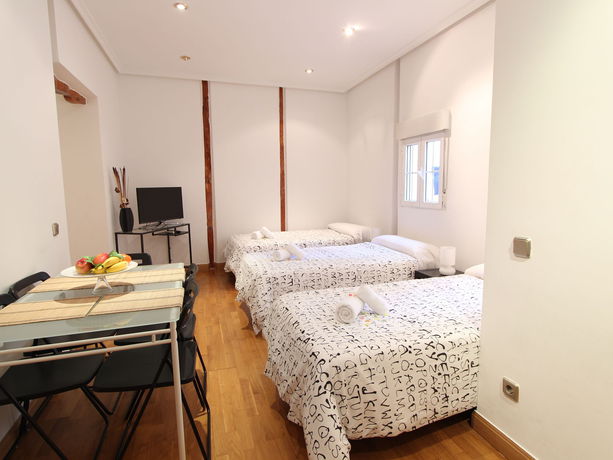 Imagen de la habitación del Hotel Apartamentos Good Stay Prado. Foto 15