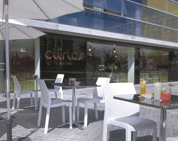 Imagen de los exteriores del Hotel Apartamentos Hesperia Barcelona Fira. Foto 15