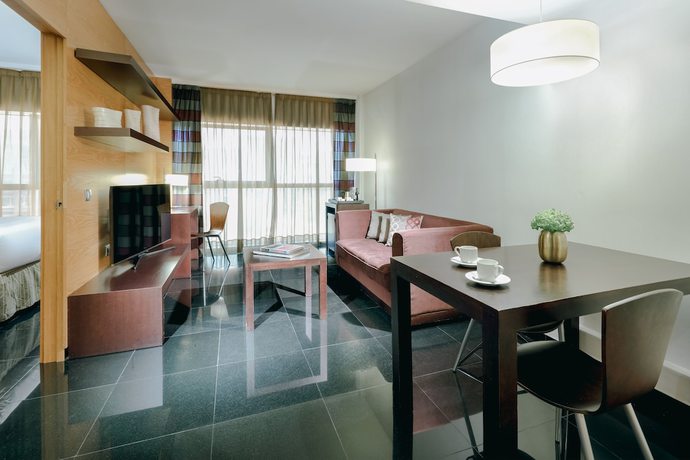 Imagen de la habitación del Hotel Apartamentos Hesperia Barcelona Fira. Foto 9