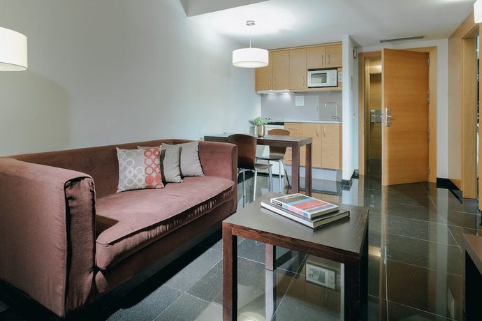 Imagen de la habitación del Hotel Apartamentos Hesperia Barcelona Fira. Foto 12