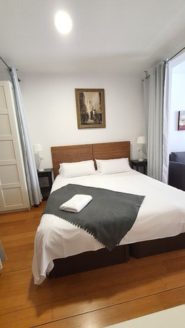 Imagen de la habitación del Hotel Apartamentos Huertas. Foto 4