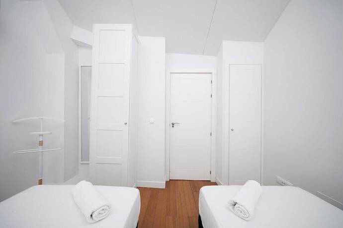 Imagen de la habitación del Hotel Apartamentos Huertas. Foto 5