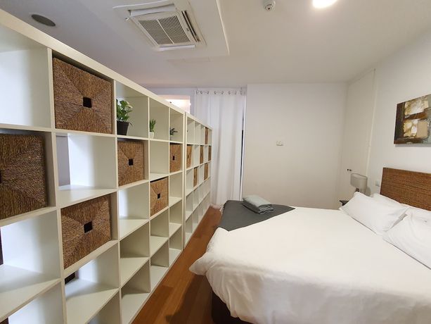 Imagen de la habitación del Hotel Apartamentos Huertas. Foto 8