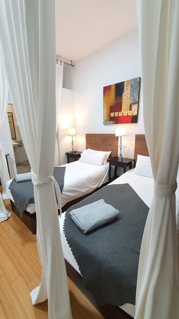 Imagen de la habitación del Hotel Apartamentos Huertas. Foto 11