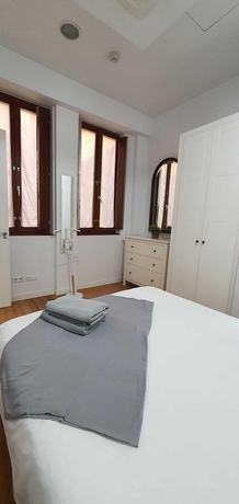 Imagen de la habitación del Hotel Apartamentos Huertas. Foto 16