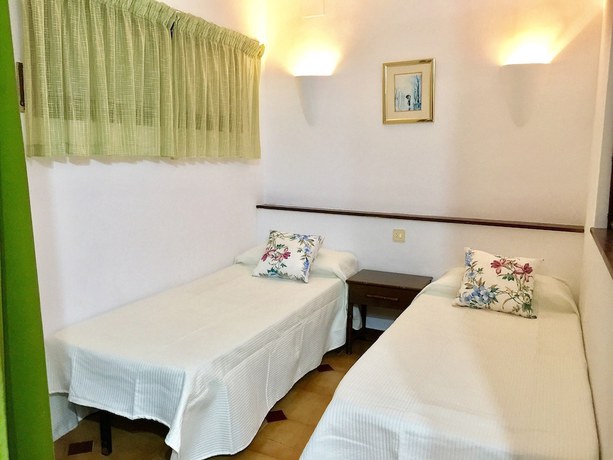 Imagen de la habitación del Hotel Apartamentos Jardins del Mar. Foto 2