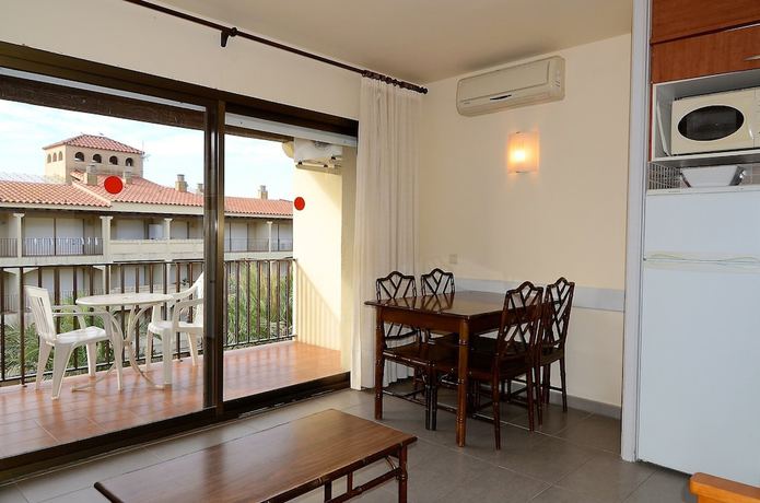 Imagen de la habitación del Hotel Apartamentos Jardins del Mar. Foto 7