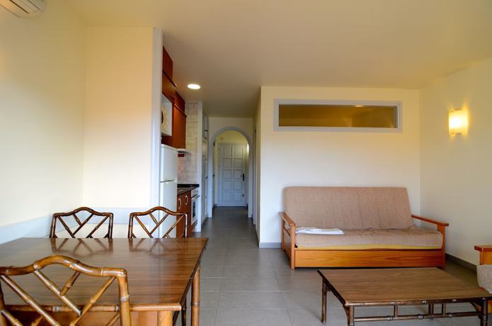 Imagen de la habitación del Hotel Apartamentos Jardins del Mar. Foto 12