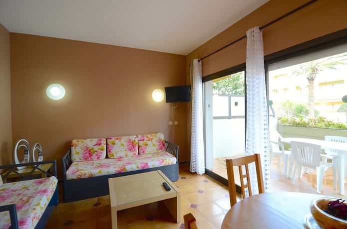 Imagen de la habitación del Hotel Apartamentos Jardins del Mar. Foto 18