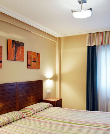 Imagen de la habitación del Hotel Apartamentos La Barzana. Foto 4