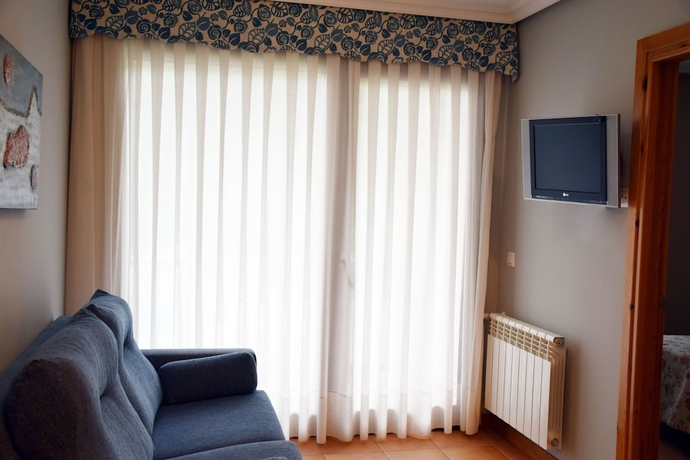 Imagen de la habitación del Hotel Apartamentos La Barzana. Foto 12