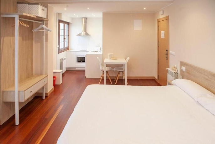 Imagen de la habitación del Hotel Apartamentos La Canal. Foto 13
