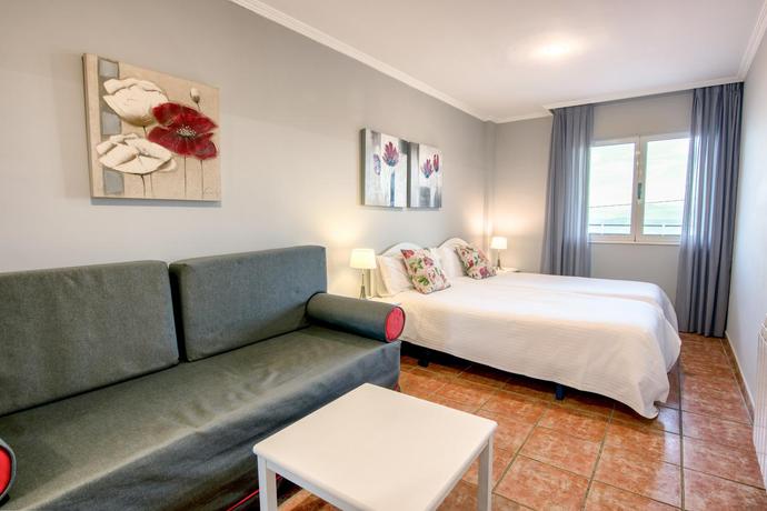 Imagen de la habitación del Hotel Apartamentos La Coteruca. Foto 4