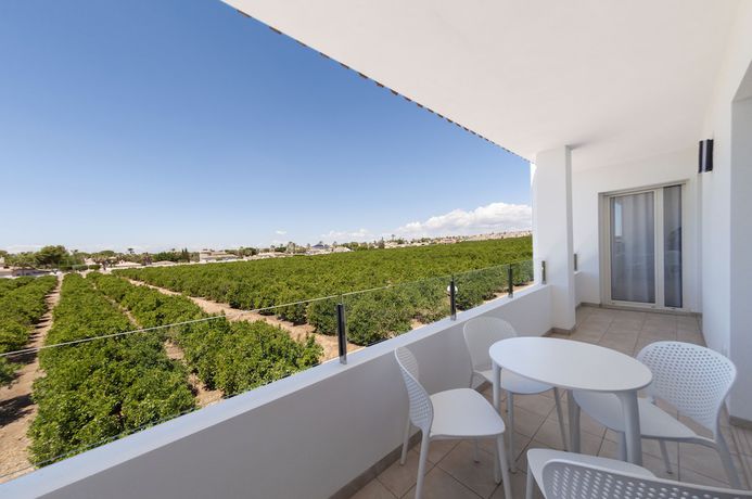 Imagen de la habitación del Hotel Apartamentos La Laguna Fase II. Foto 5