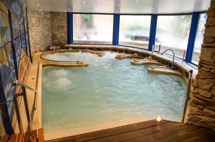 Imagen de la piscina del Hotel Apartamentos La Laguna Fase II. Foto 12