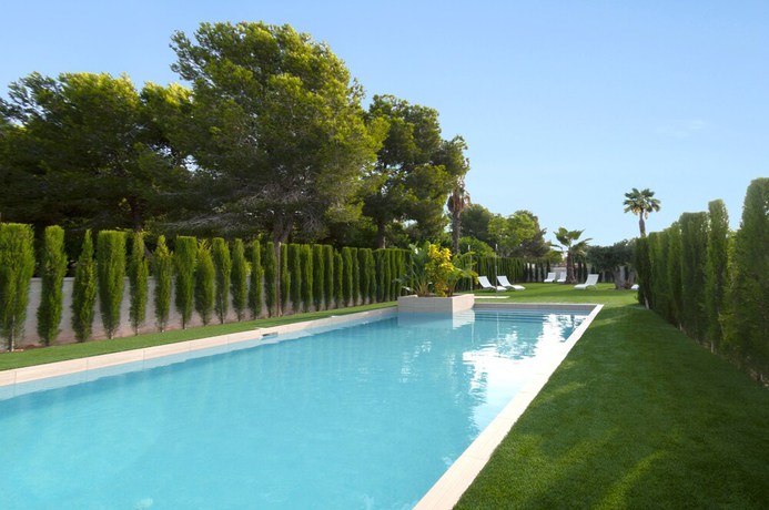 Imagen de la piscina del Hotel Apartamentos La Laguna Fase II. Foto 13